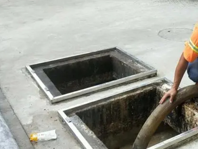 横沥化粪池清理