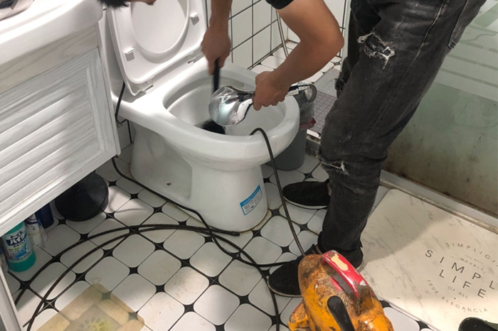 横沥马桶堵塞自己疏通还是找师傅？专业上门服务让你省时更省心